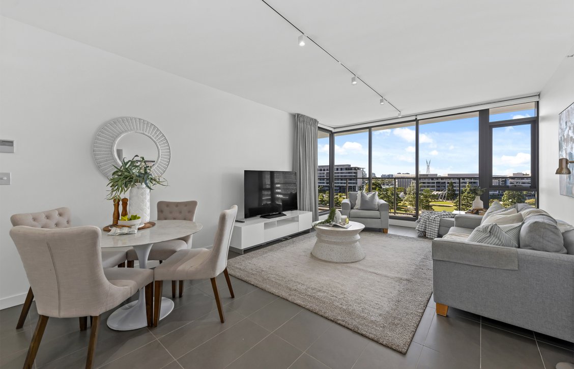 Incredible Views in Exclusive Park Building Gallery