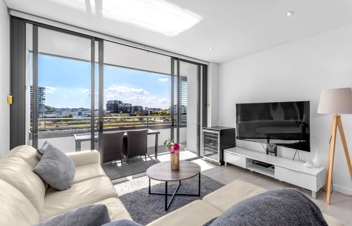 Immaculate Apartment In The Heart Of It All Gallery