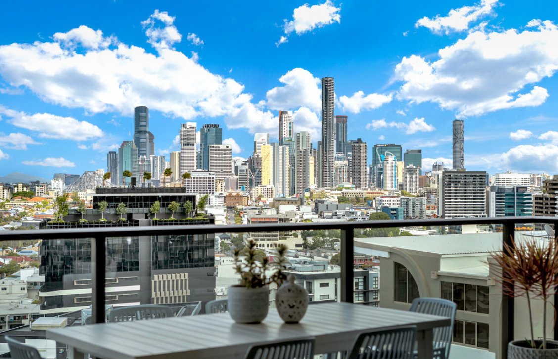 Stunning Skyhigh Residence at Unison Gallery