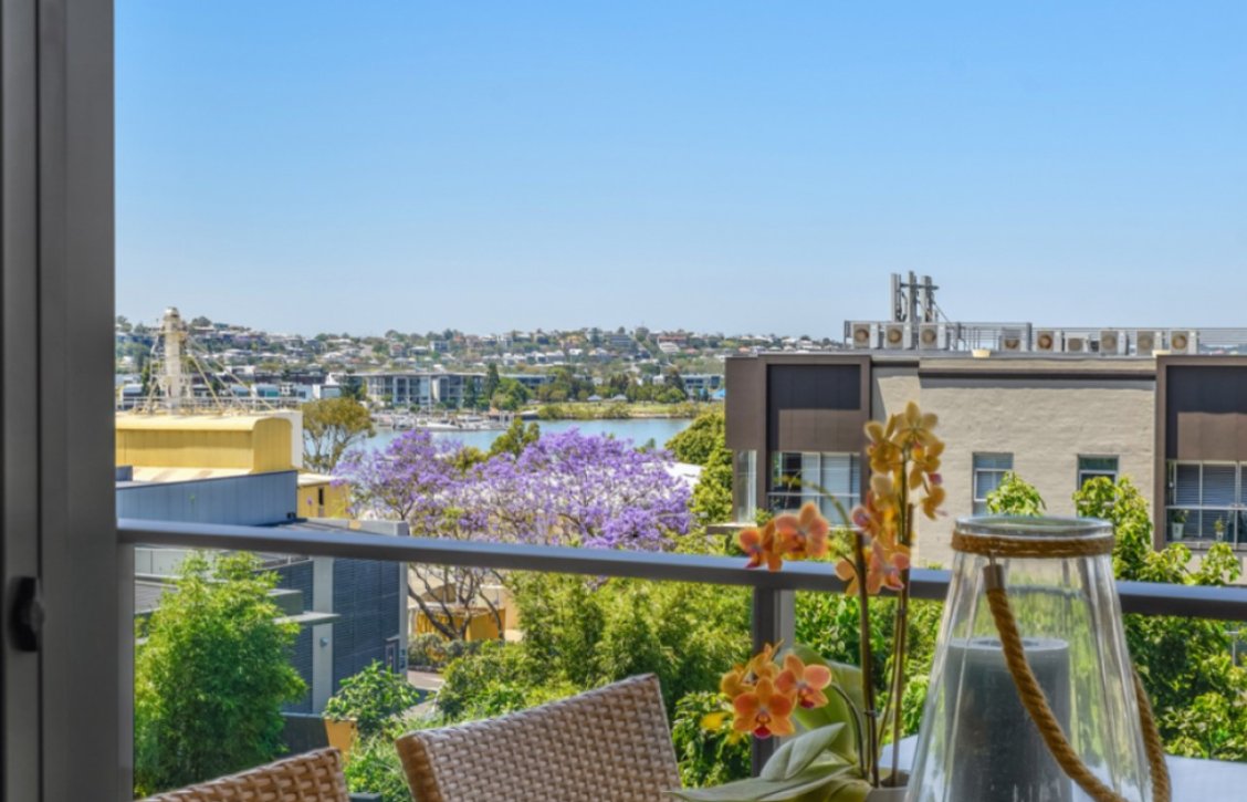 Live the Newstead Life with Style! Gallery