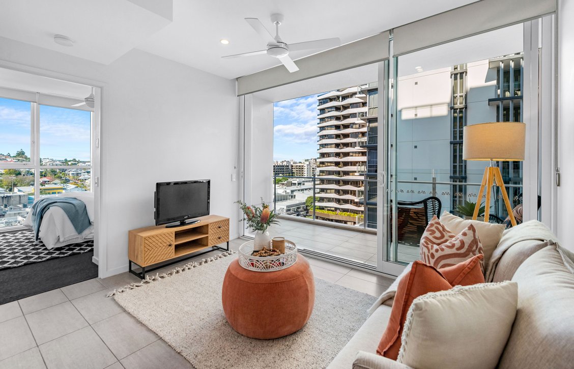 Contemporary Apartment in Prime Location Gallery