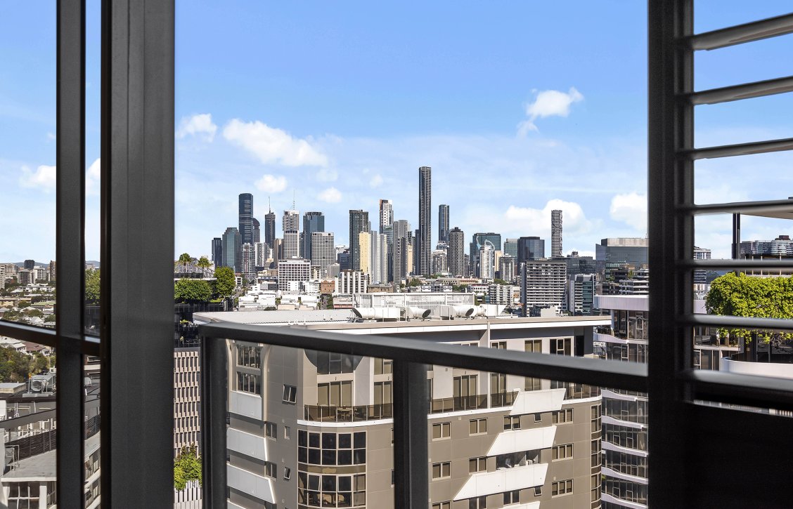 Quality Mirvac Apartment with Sensational Views Gallery