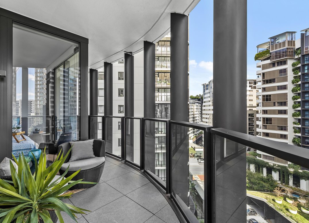 PREMIUM THREE BEDROOM MIRVAC RESIDENCE Gallery