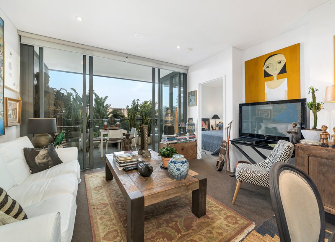 An Idyllic Inner-City Tropical Oasis Awaits Gallery