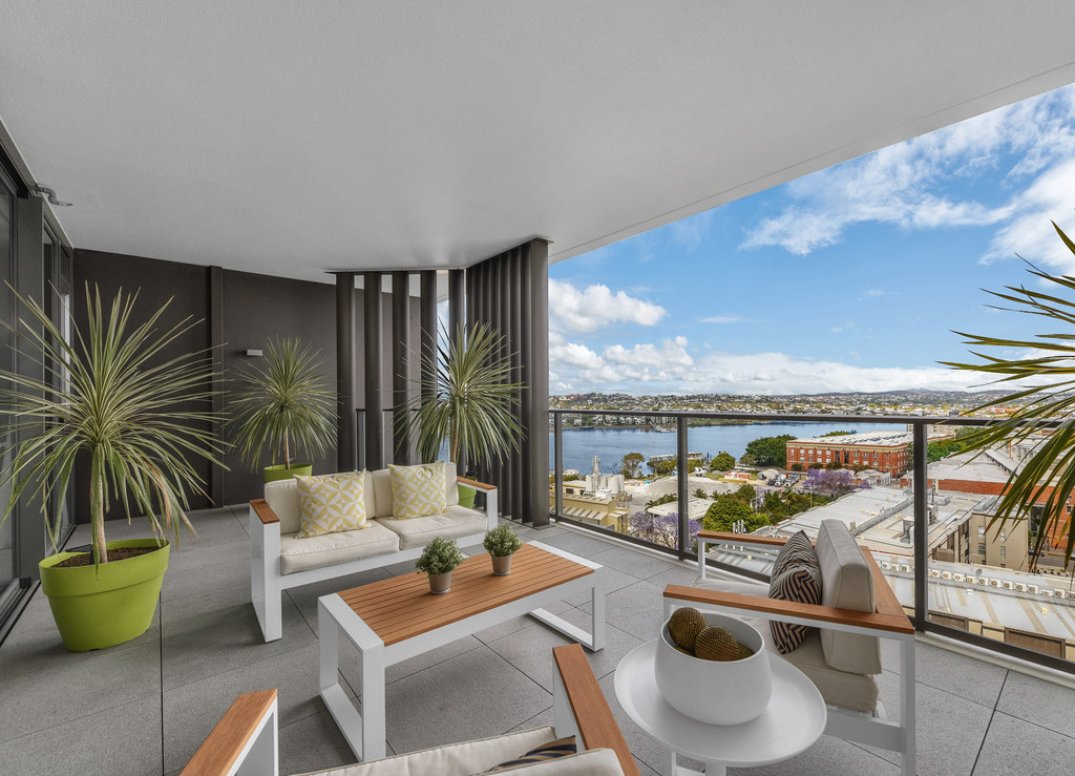 Captivating Views From Every Room!! Gallery