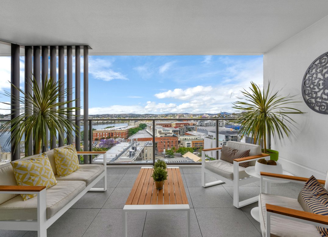 Captivating Views From Every Room!! Gallery