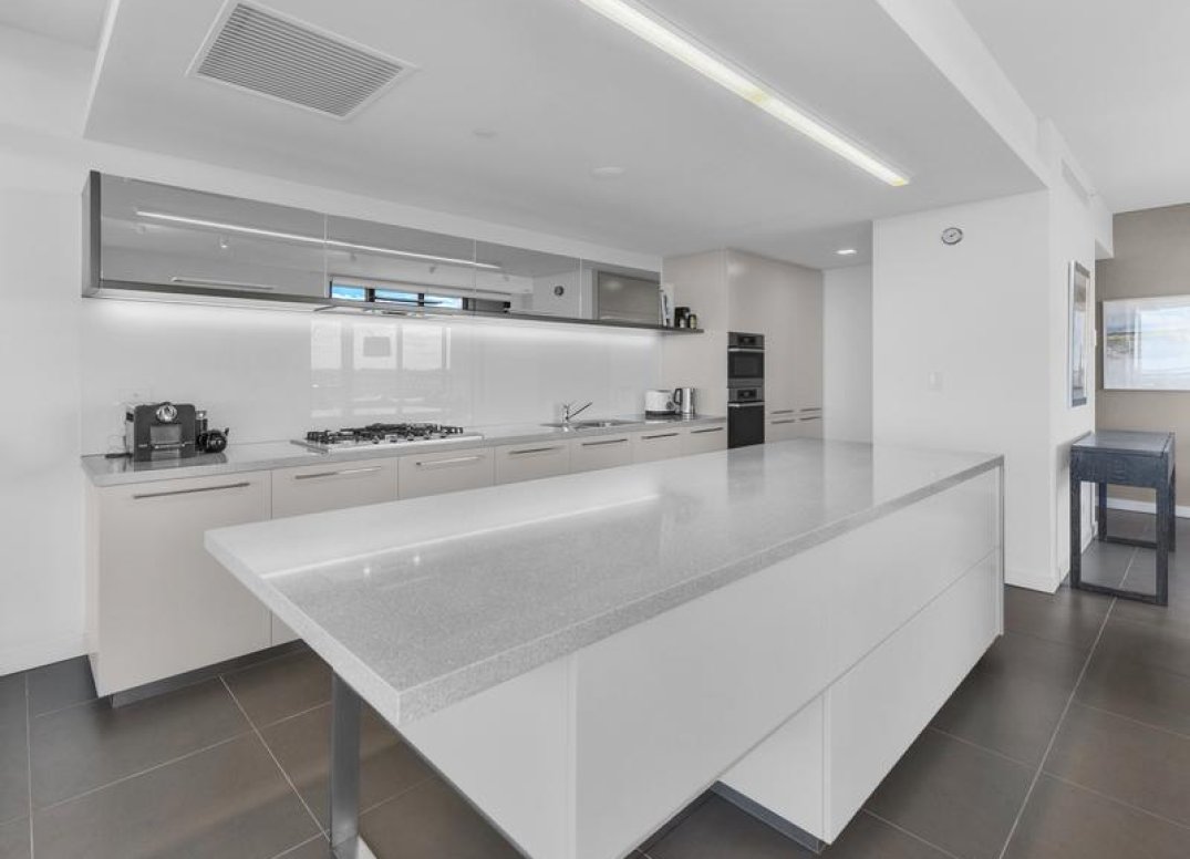 Stunning Apartment with Sensational Views Gallery