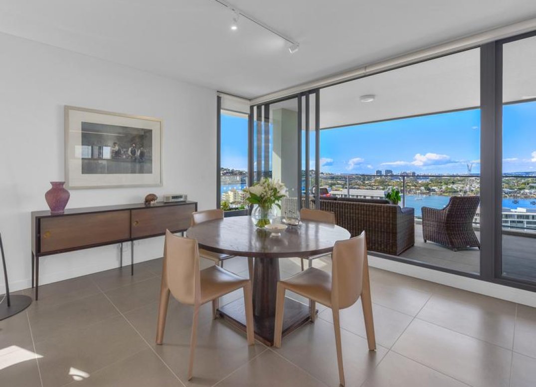 Stunning Apartment with Sensational Views Gallery