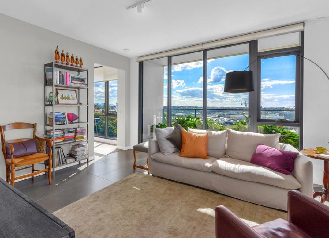 Stunning Apartment with Sensational Views Gallery