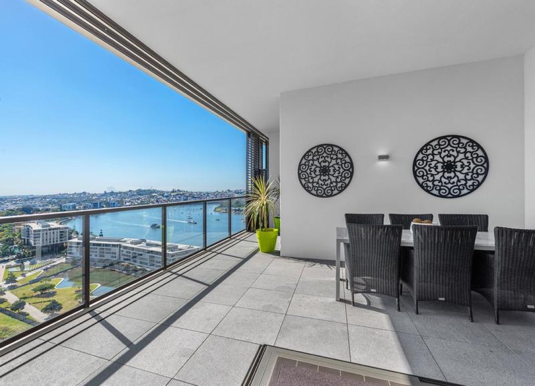 Uncompromising Luxury – Elegant Newstead Penthouse Gallery