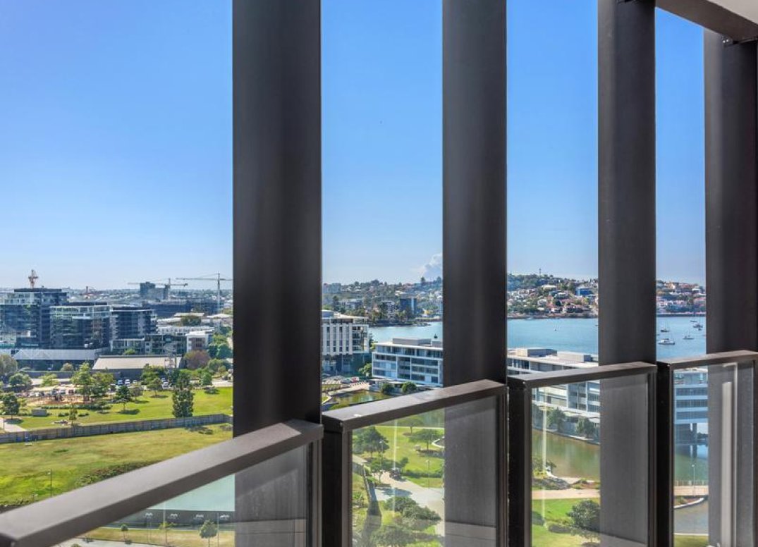 Captivating Views From Every Room!! Gallery