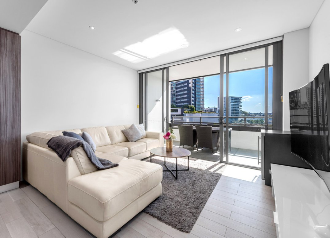 Immaculate Apartment In The Heart Of It All Gallery