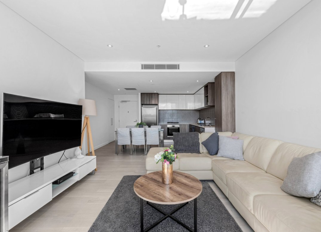 Immaculate Apartment In The Heart Of It All Gallery