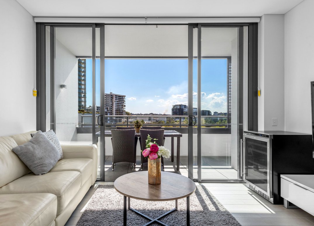 Immaculate Apartment In The Heart Of It All Gallery