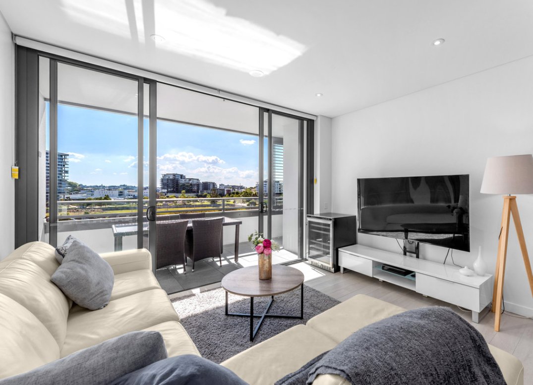 Immaculate Apartment In The Heart Of It All Gallery