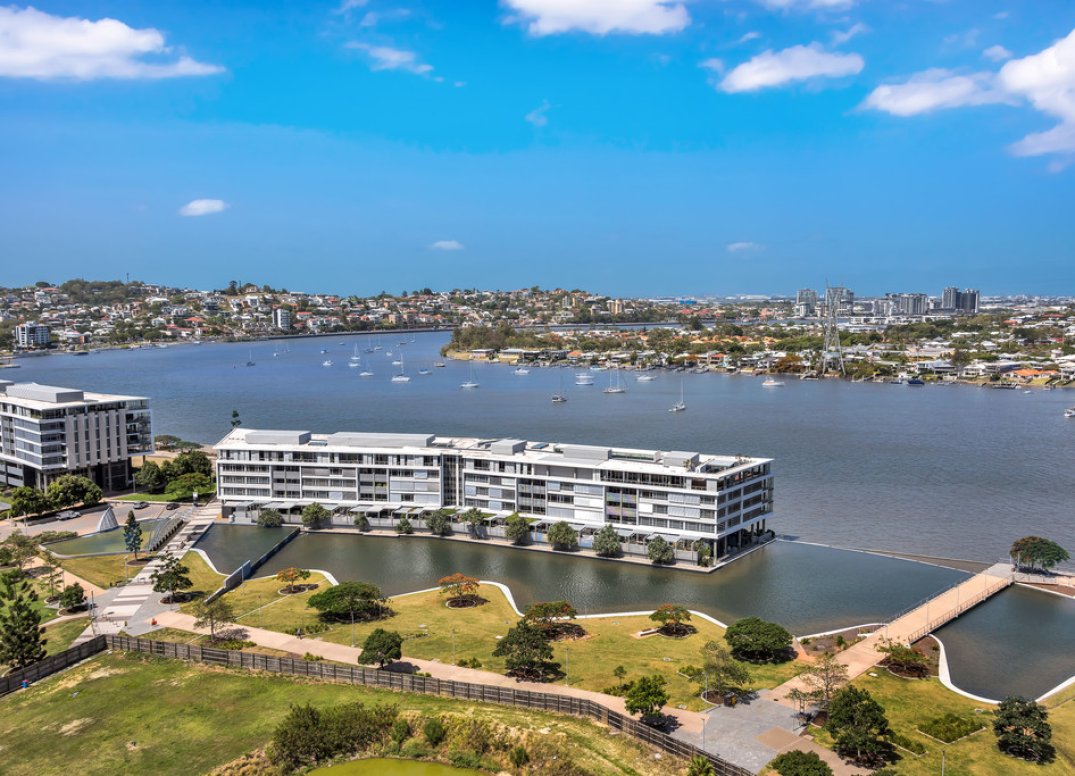 Home Sized Apartment With Two Car Parks in Premiere Newstead Location Gallery