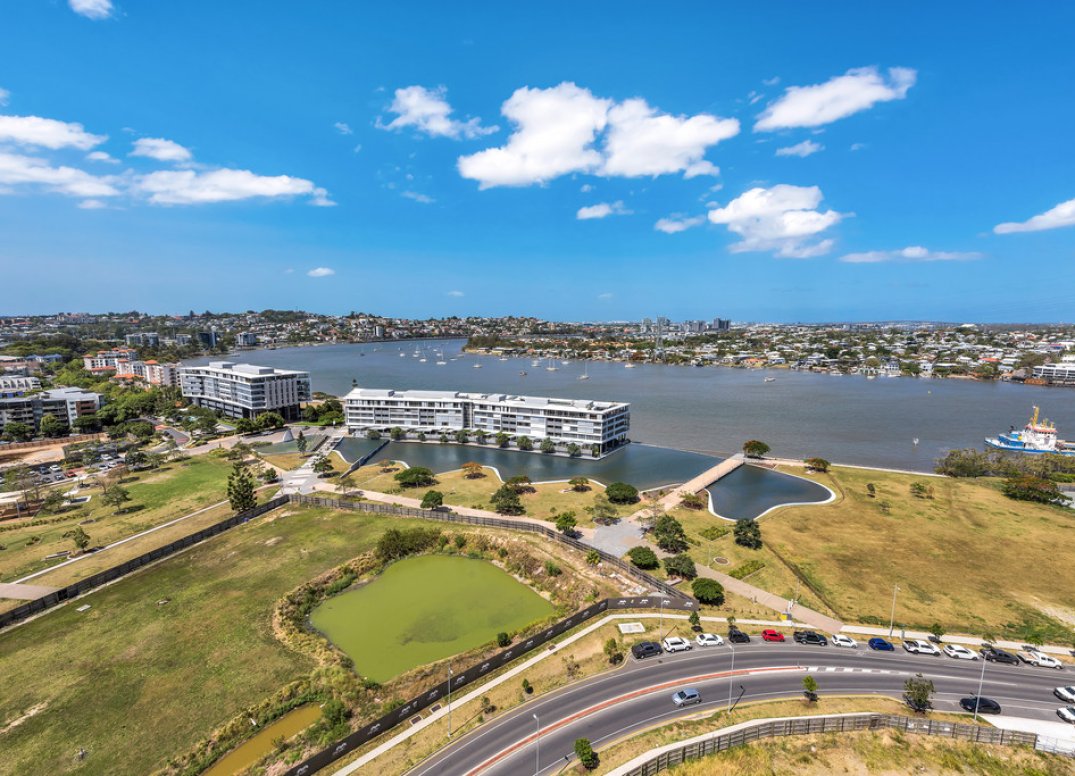 Home Sized Apartment With Two Car Parks in Premiere Newstead Location Gallery