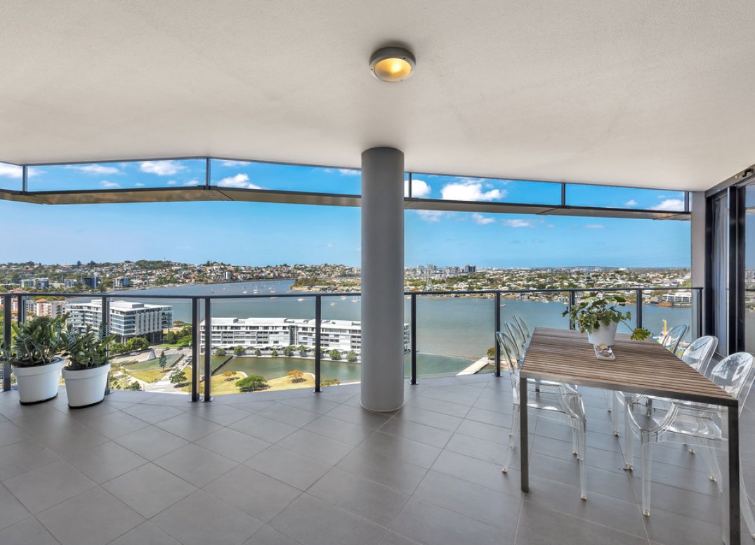 Home Sized Apartment With Two Car Parks in Premiere Newstead Location Gallery