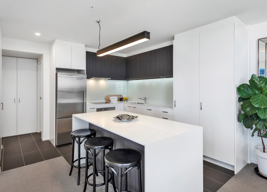 Home Sized Apartment With Two Car Parks in Premiere Newstead Location Gallery