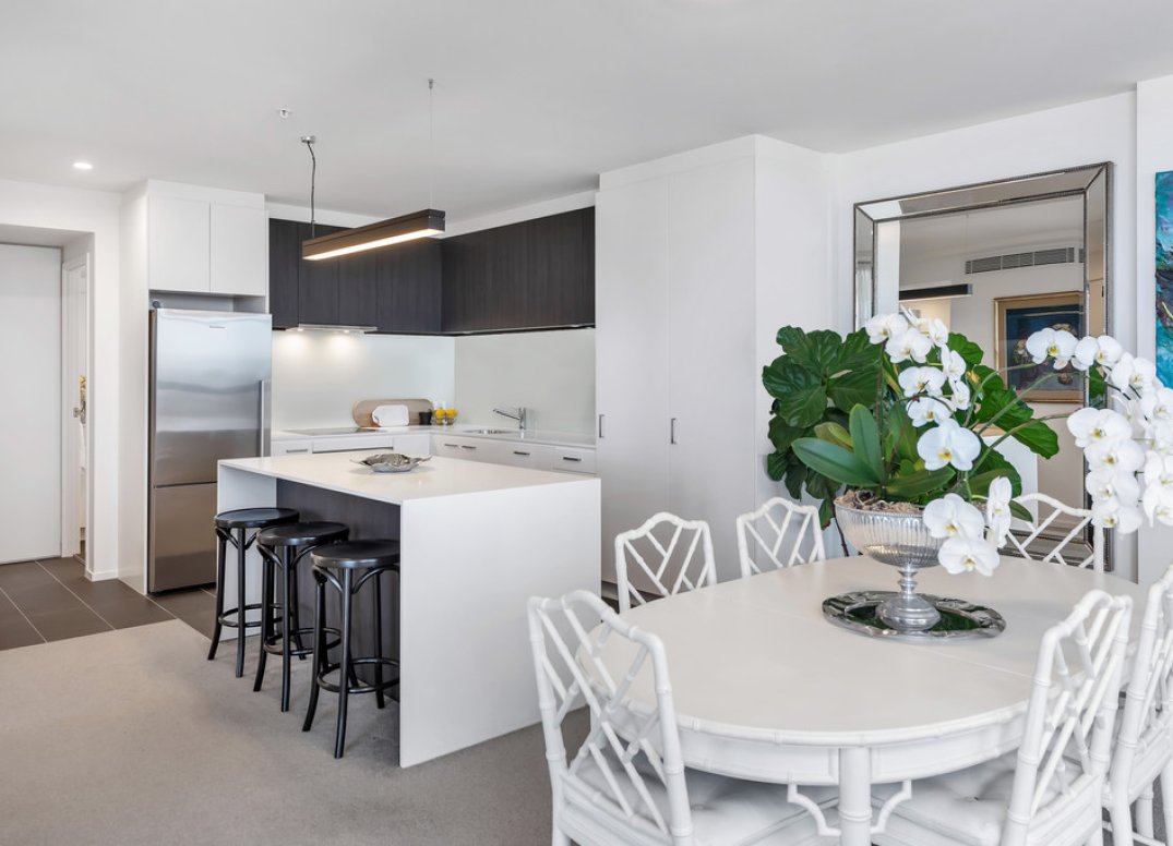 Home Sized Apartment With Two Car Parks in Premiere Newstead Location Gallery