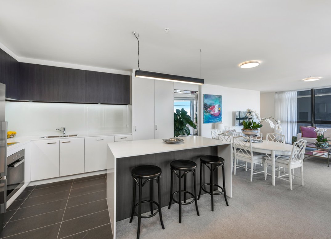 Home Sized Apartment With Two Car Parks in Premiere Newstead Location Gallery