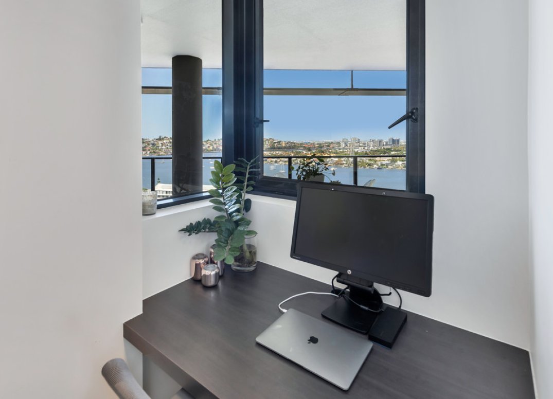 Home Sized Apartment With Two Car Parks in Premiere Newstead Location Gallery