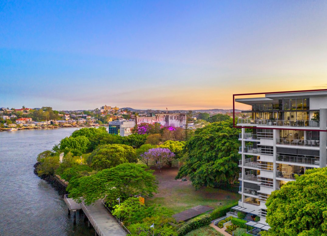 Iconic Cutter’s Landing Penthouse Gallery