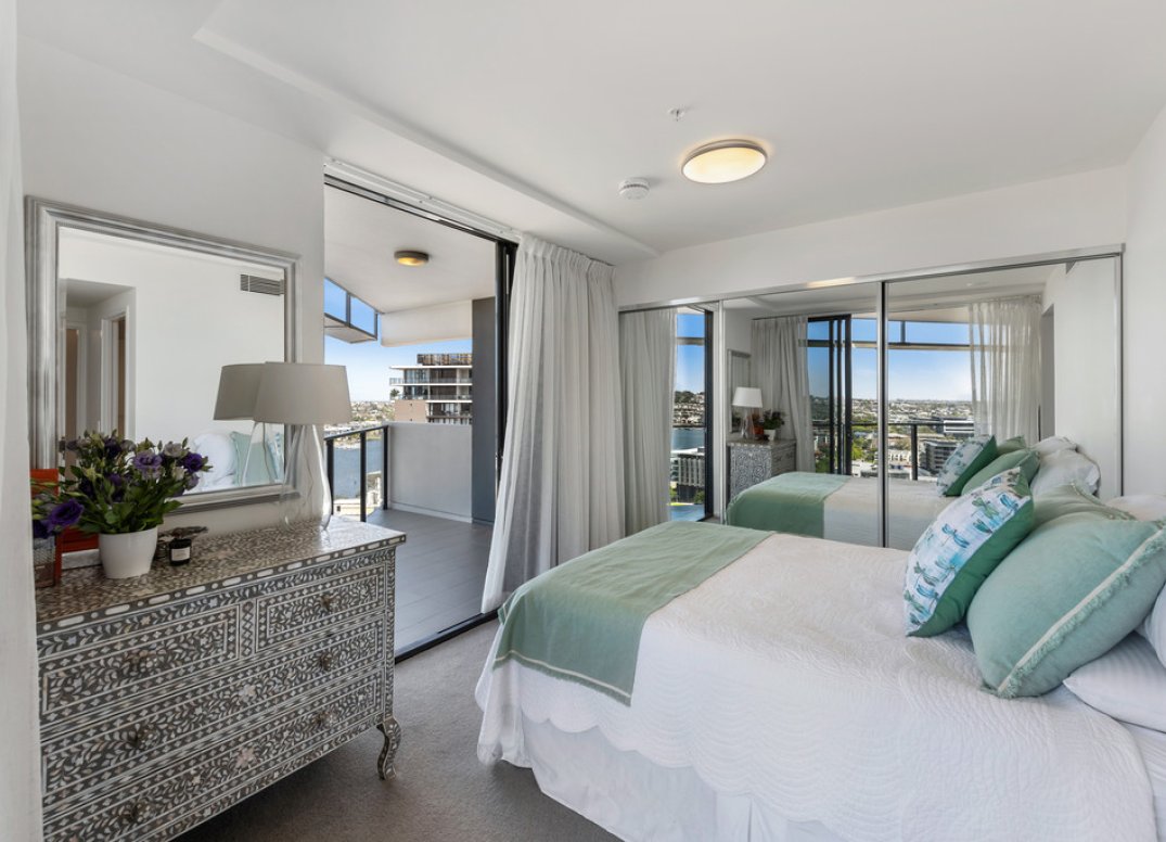 Home Sized Apartment With Two Car Parks in Premiere Newstead Location Gallery