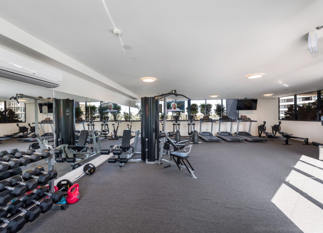 Home Sized Apartment With Two Car Parks in Premiere Newstead Location Gallery
