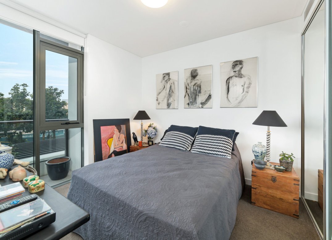 An Idyllic Inner-City Tropical Oasis Awaits Gallery
