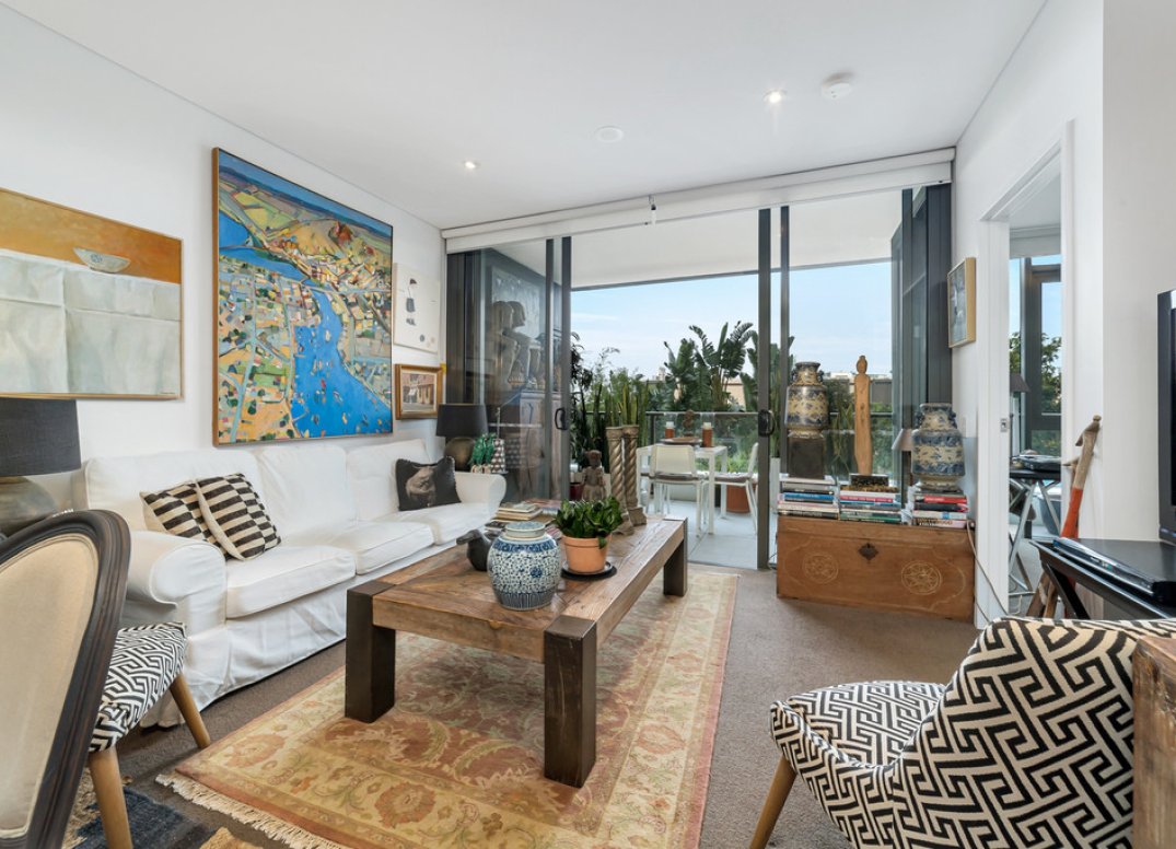 An Idyllic Inner-City Tropical Oasis Awaits Gallery