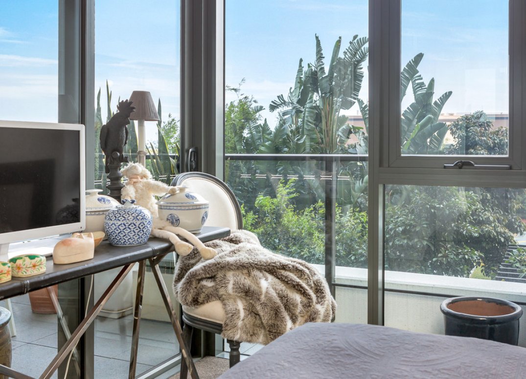 An Idyllic Inner-City Tropical Oasis Awaits Gallery