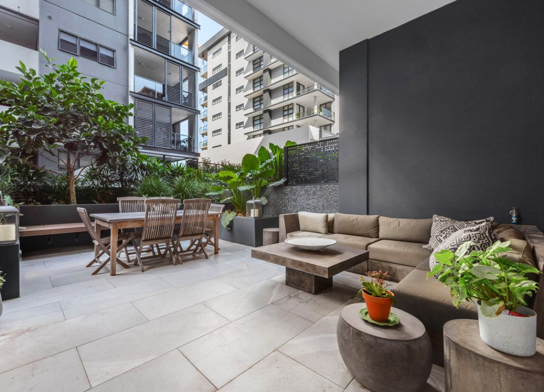 Stunning Garden Terrace in the Heart of Newstead Gallery