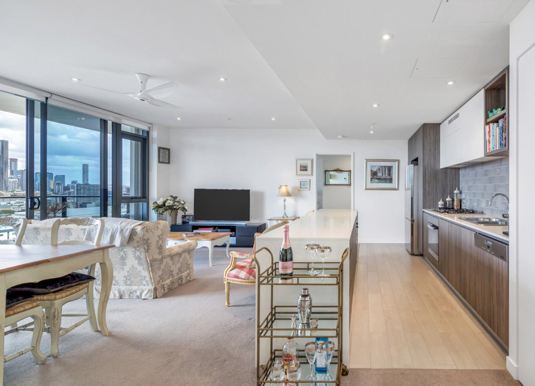 Stunning Skyhigh Residence at Unison Gallery