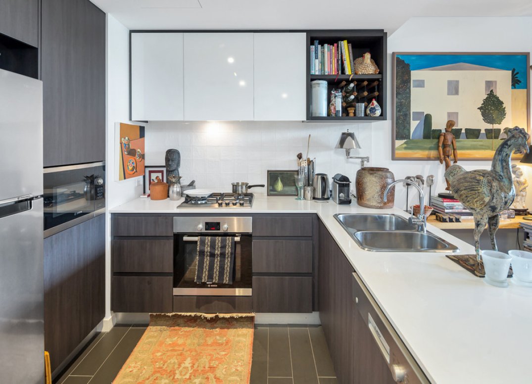 An Idyllic Inner-City Tropical Oasis Awaits Gallery