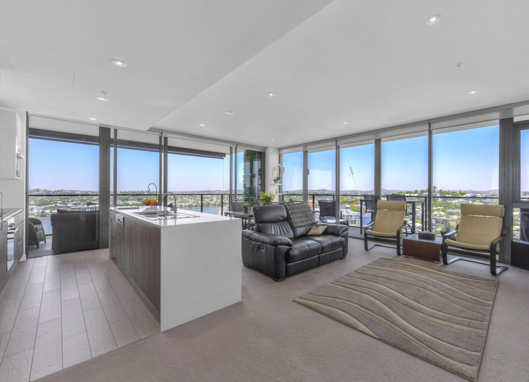 Amazing Views from this Huge 135sqm, 2-Bed, 2-Balcony Home! Gallery