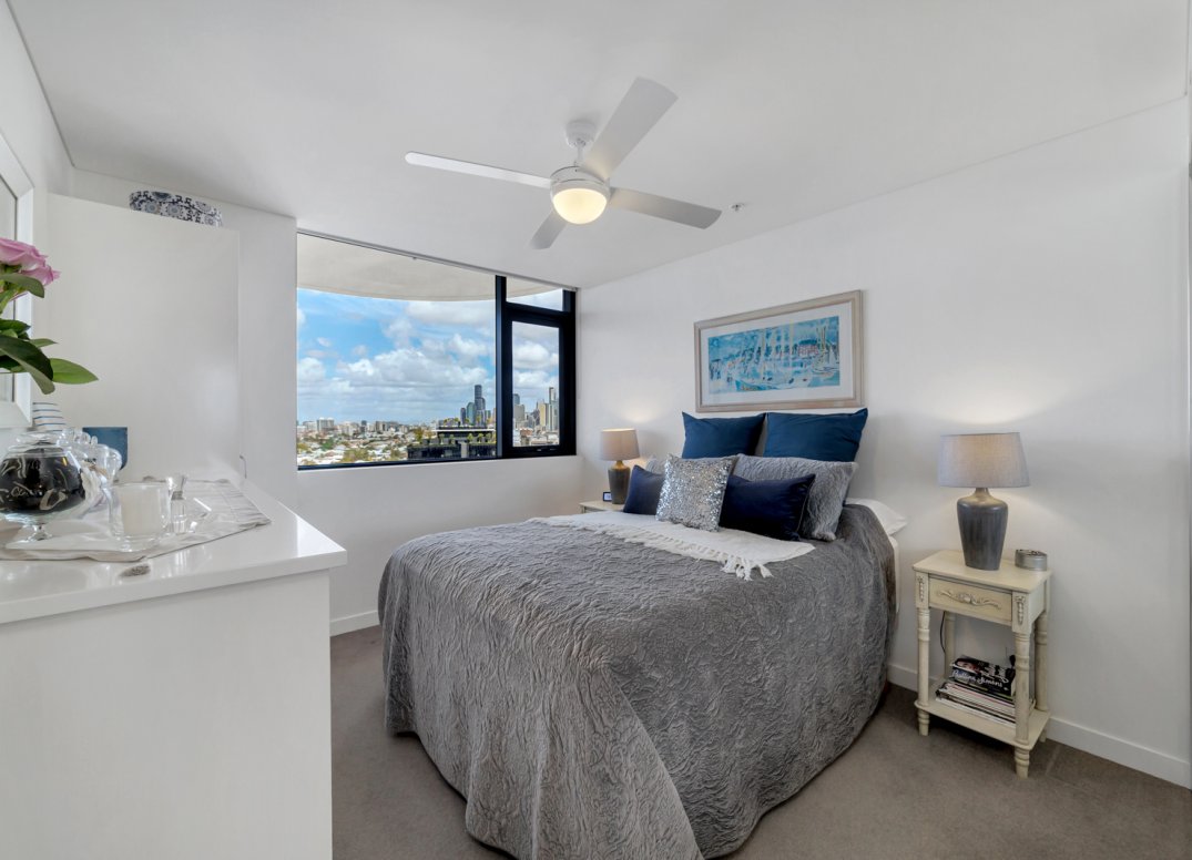 Stunning Skyhigh Residence at Unison Gallery