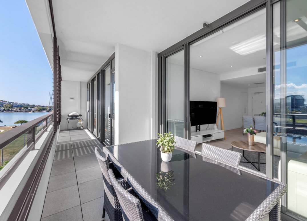 Immaculate Apartment In The Heart Of It All Gallery