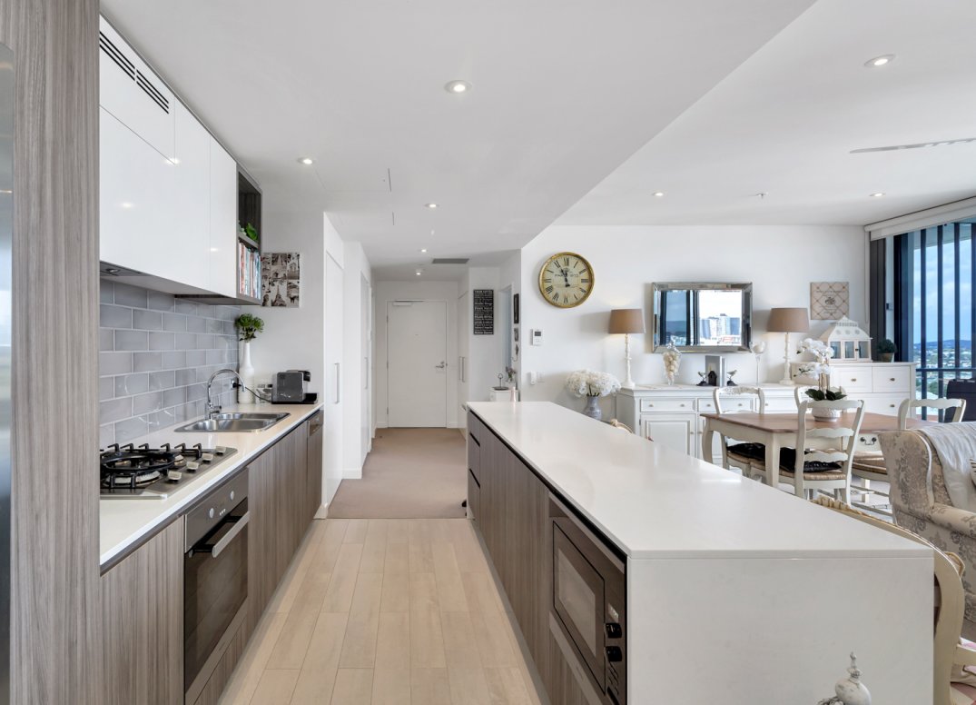 Stunning Skyhigh Residence at Unison Gallery