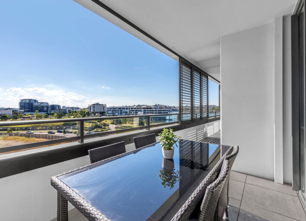 Immaculate Apartment In The Heart Of It All Gallery