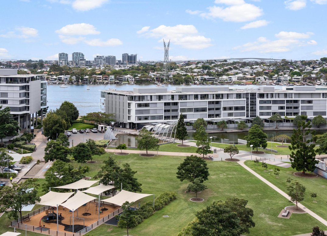 Outstanding Park Residence with Magnificent Outlook Gallery