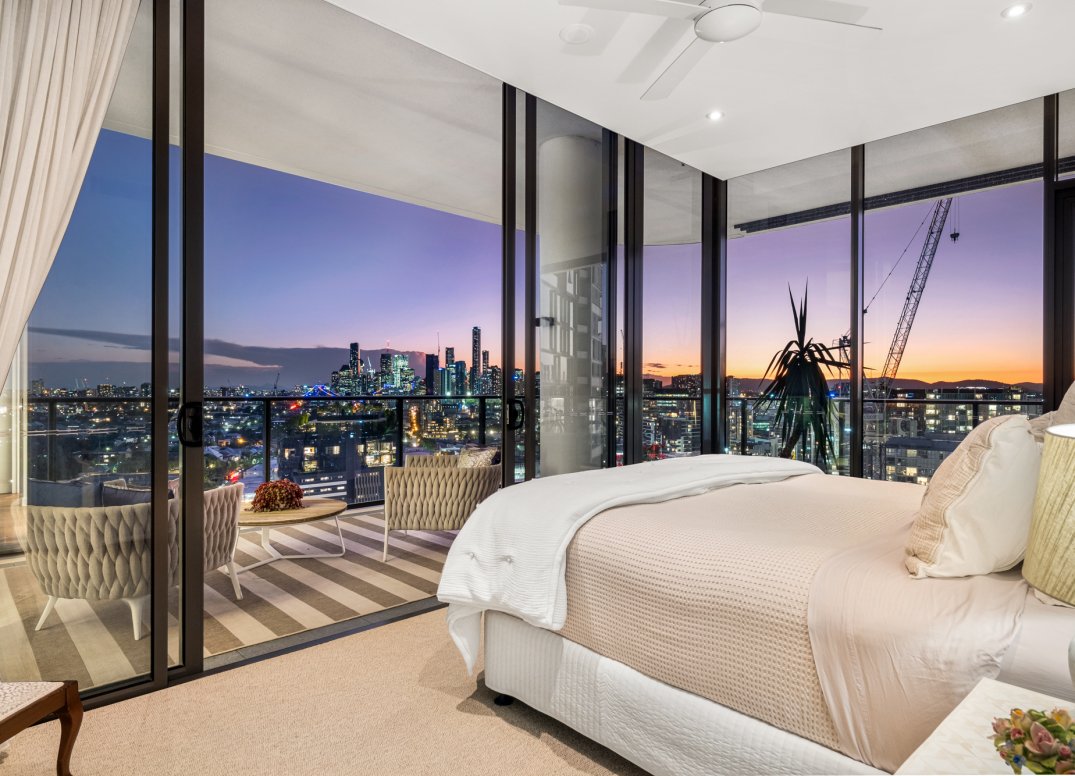 Luxury Penthouse Capturing the Best Views in Newstead Gallery