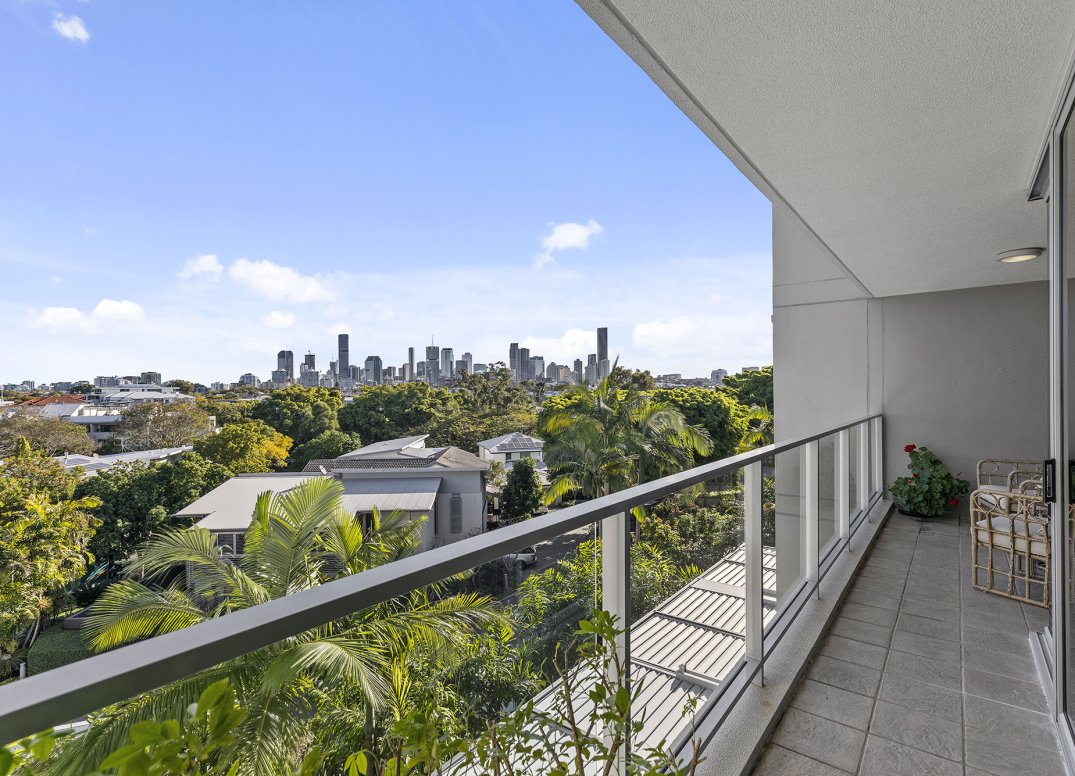 Stunning Waterfront Residence with River and City Views Gallery