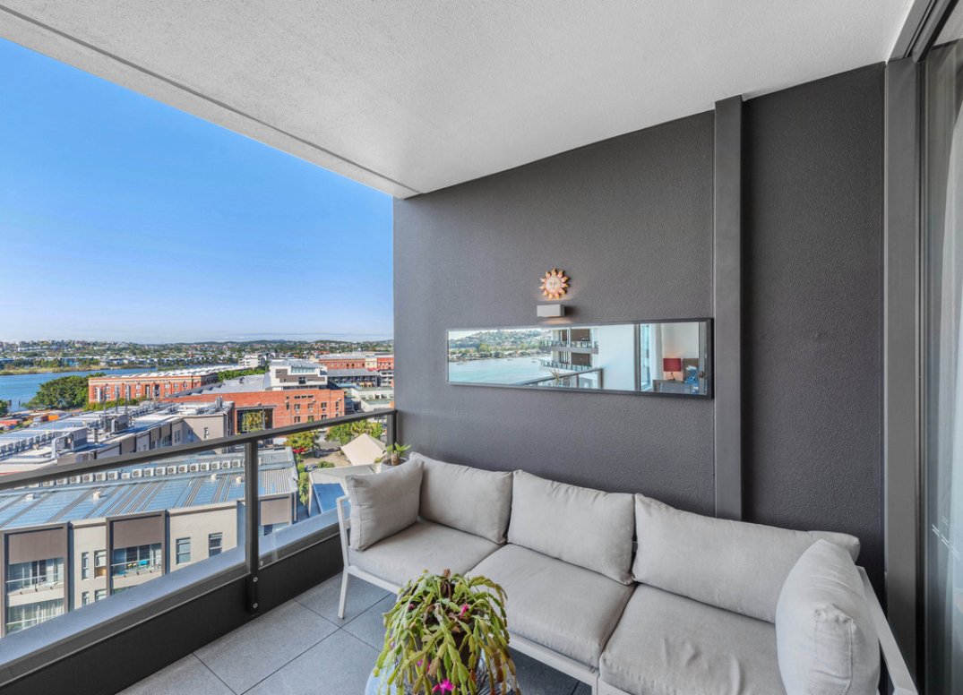 Dream North East Position with Wonderful River Views Gallery
