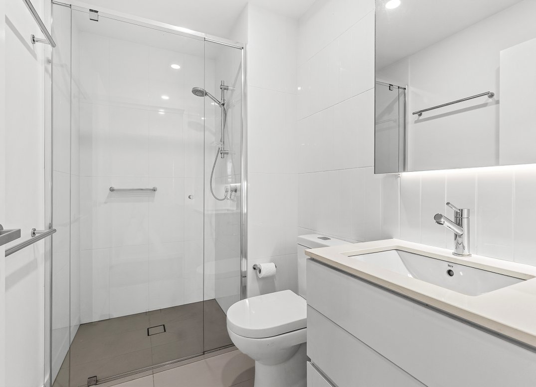 Stylish & Expansive North Facing Apartment Gallery