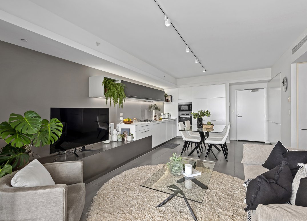 Outstanding East Facing Park Residence Gallery