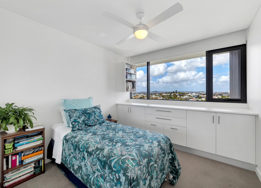 Stunning Skyhigh Residence at Unison Gallery
