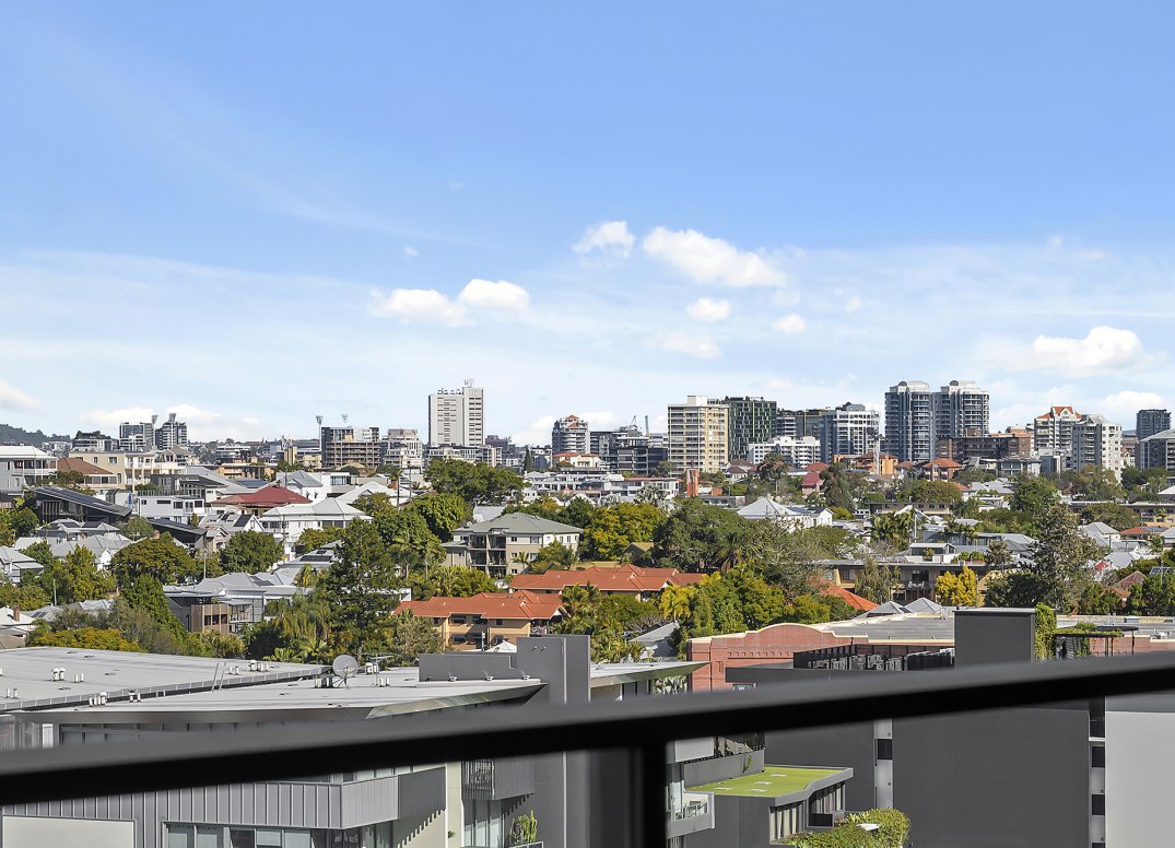 Rare North-East Corner Apartment with Sensational Views Gallery