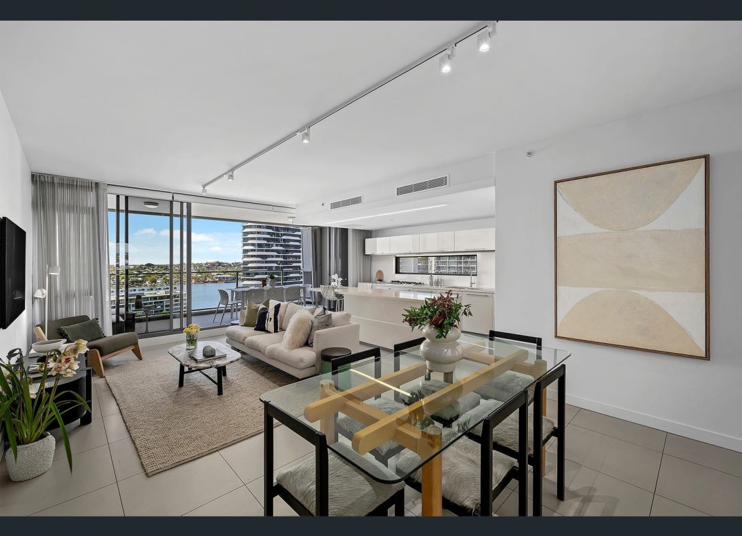 Luxurious Pavilion Apartment with Exquisite Views Gallery