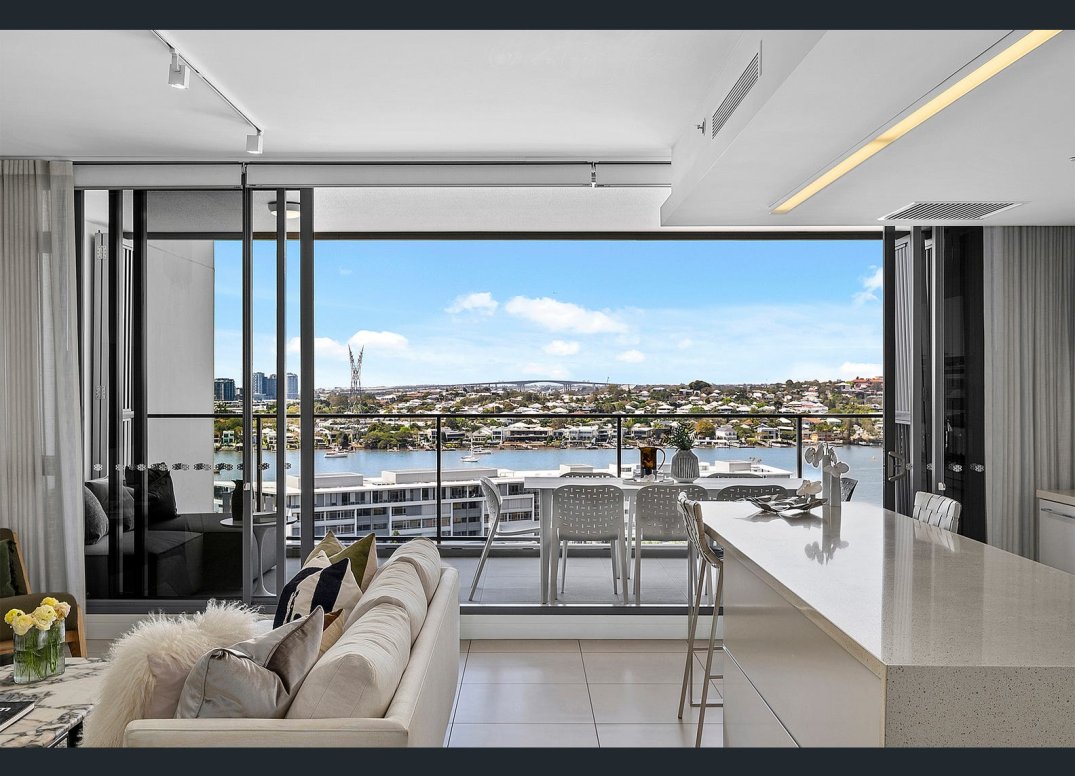 Luxurious Pavilion Apartment with Exquisite Views Gallery